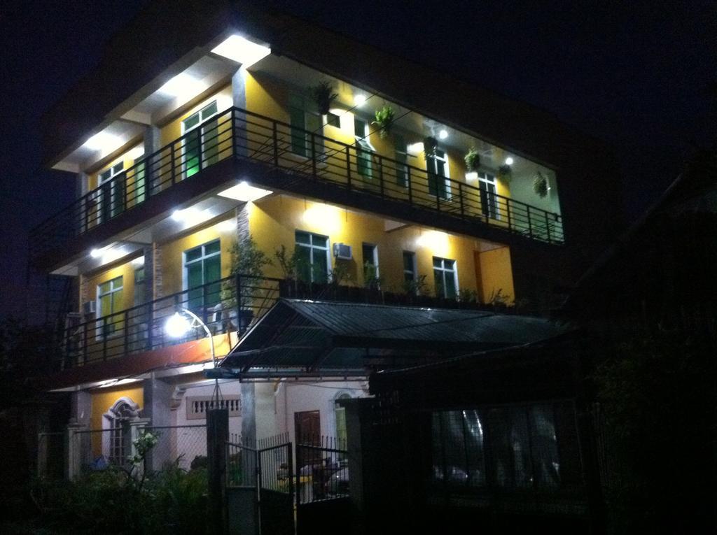 Aranas-Carillo Travellers Inn Kalibo Bagian luar foto