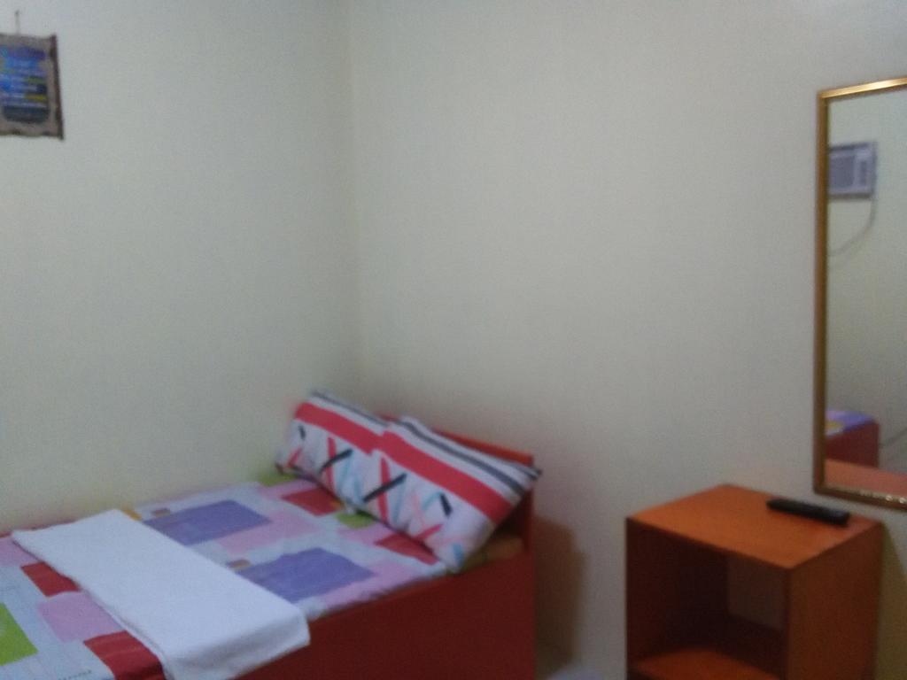 Aranas-Carillo Travellers Inn Kalibo Ruang foto