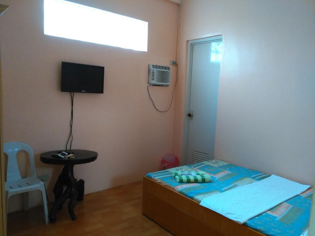 Aranas-Carillo Travellers Inn Kalibo Ruang foto