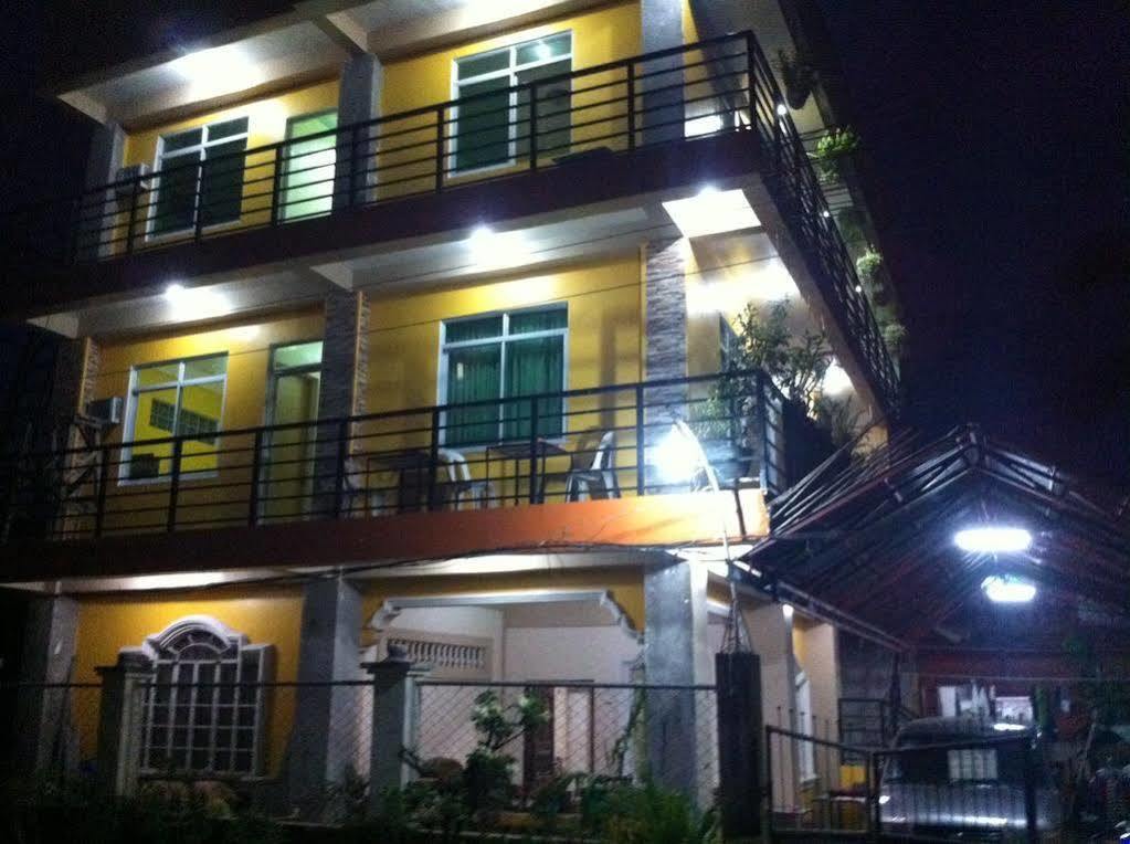 Aranas-Carillo Travellers Inn Kalibo Bagian luar foto