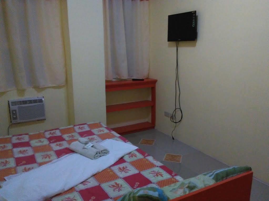 Aranas-Carillo Travellers Inn Kalibo Bagian luar foto